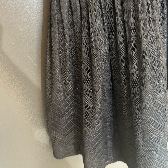 Armani Exchange balloon puff bottom lace top size 2 great used condition - Picture 14 of 14